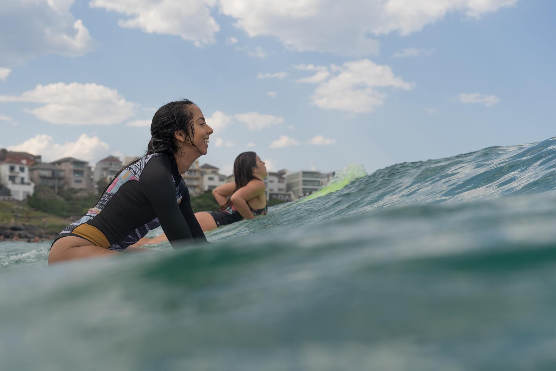 ¿Cómo elegir un neopreno para practicar surf?